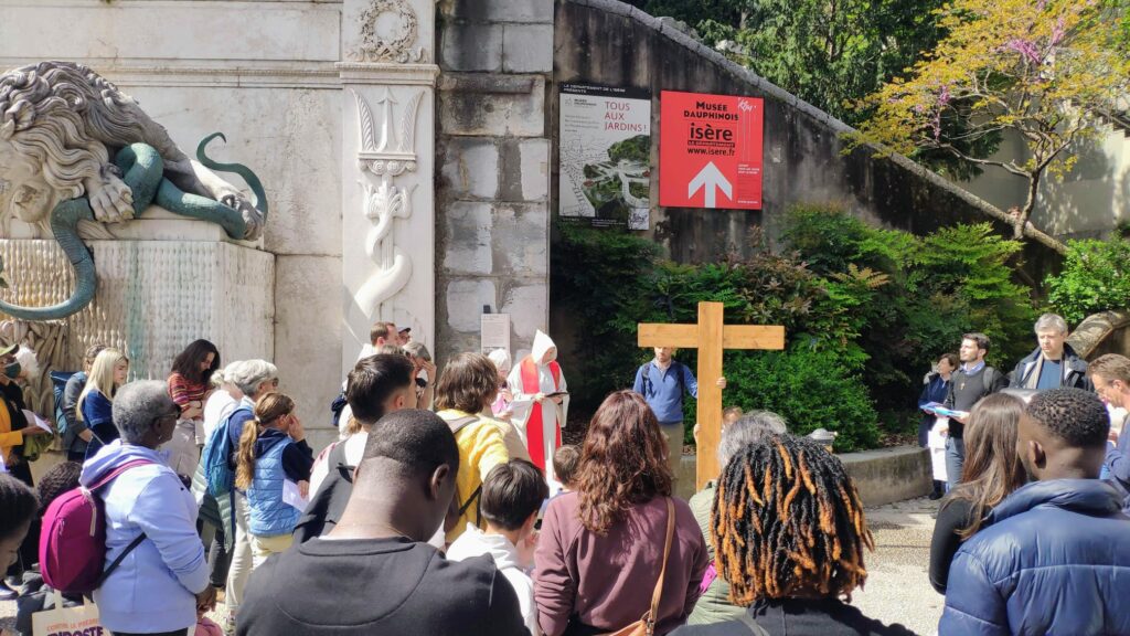 Chemin de Croix itinérant à la Bastille